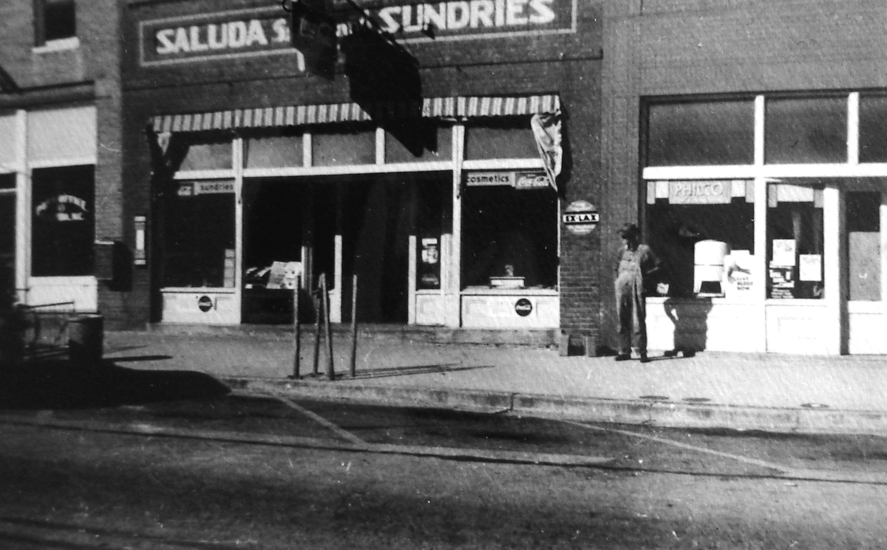 1950s Drug Store 1950s- Era Drug Store